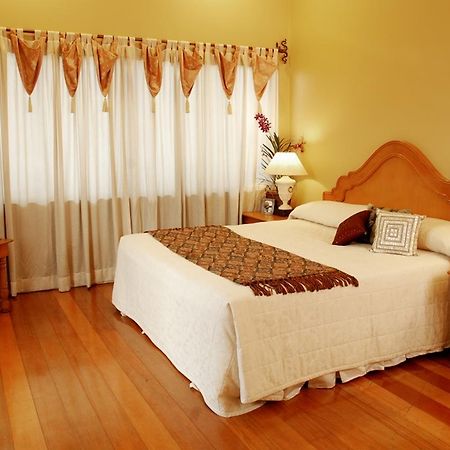 Sophia Suites Residence Hotel Cebu Екстериор снимка