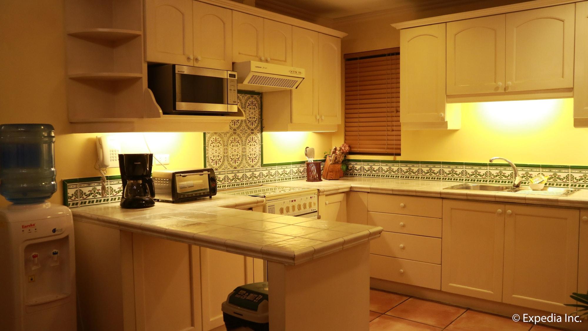 Sophia Suites Residence Hotel Cebu Екстериор снимка
