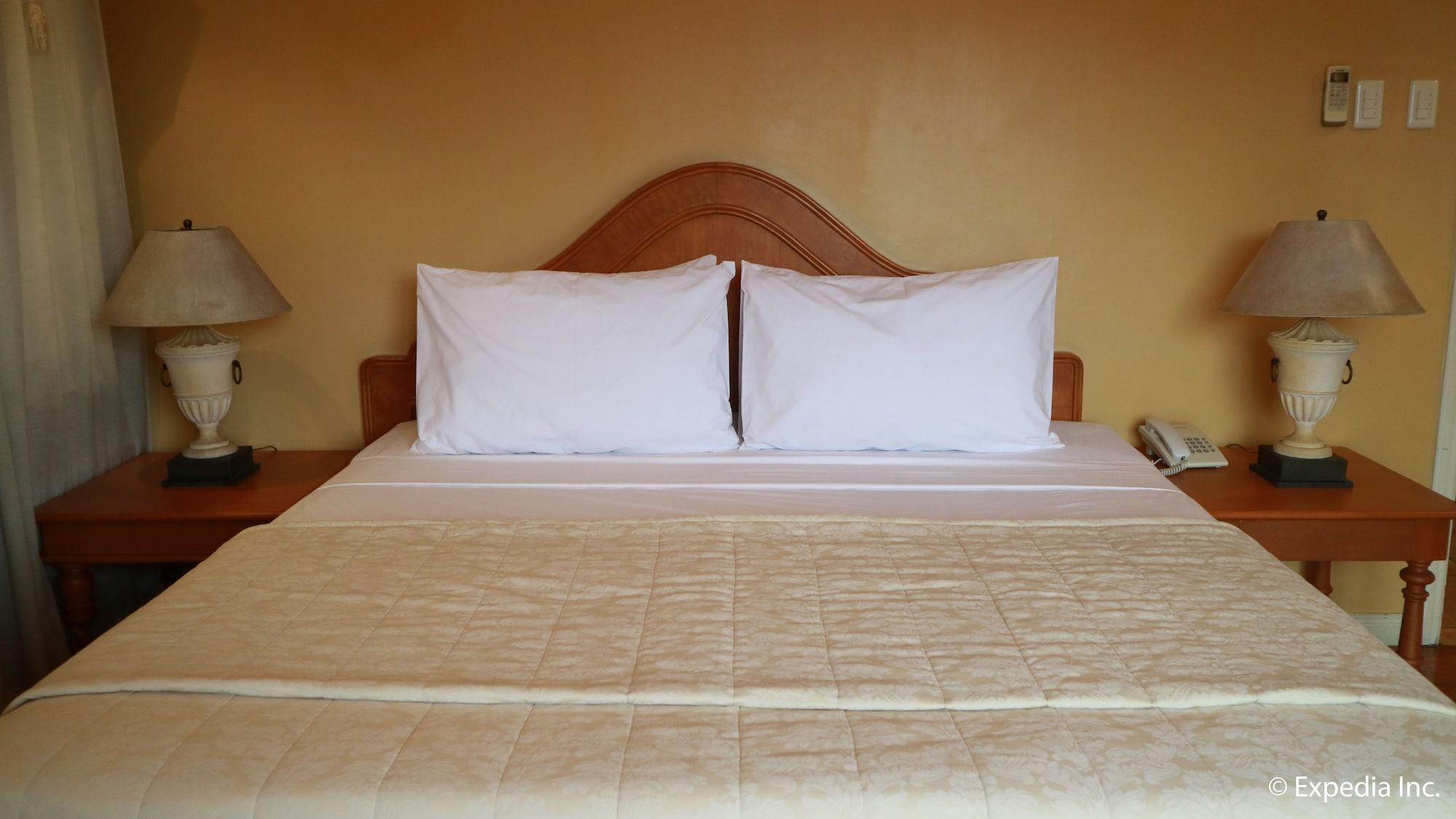 Sophia Suites Residence Hotel Cebu Екстериор снимка