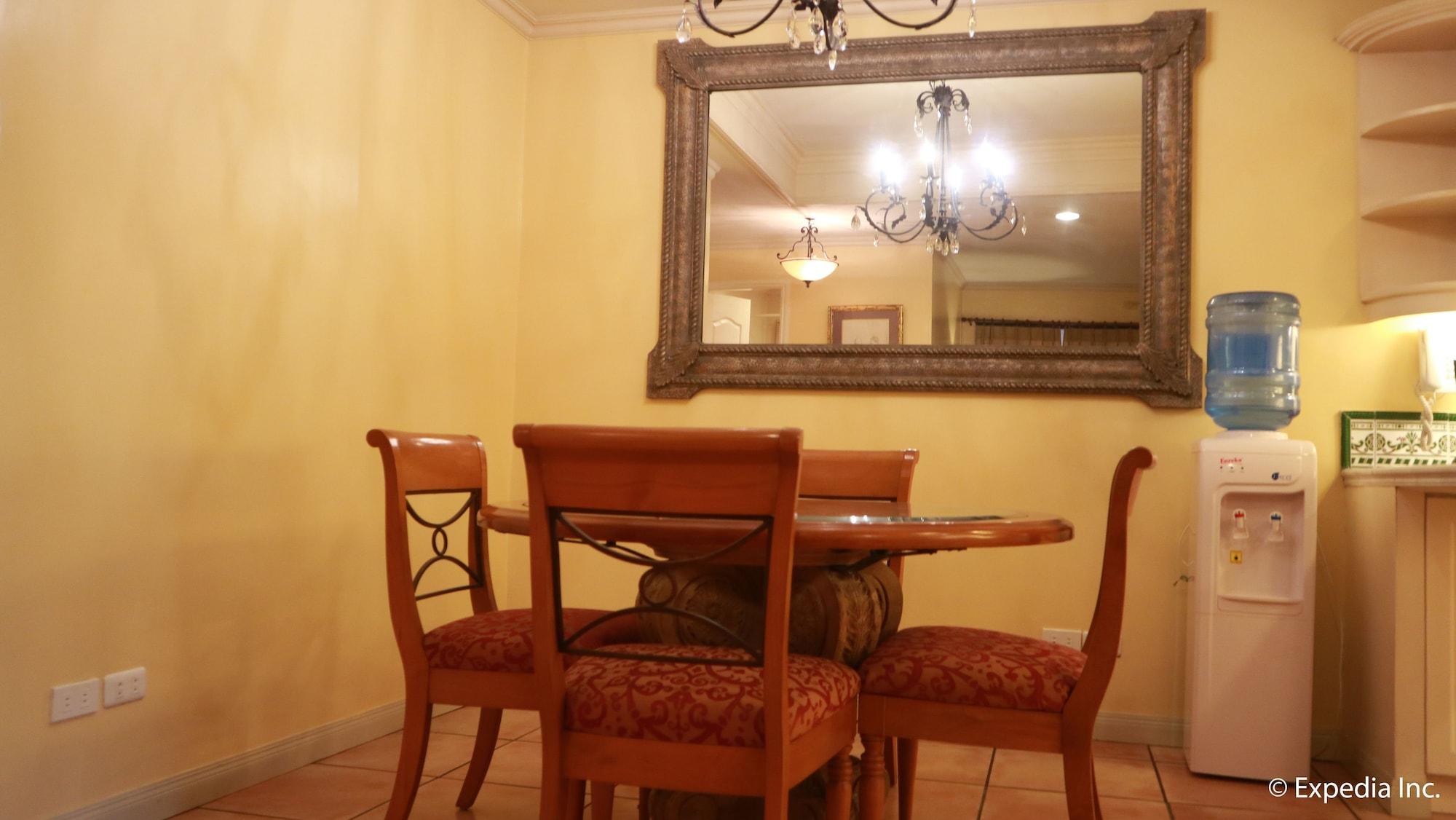 Sophia Suites Residence Hotel Cebu Екстериор снимка