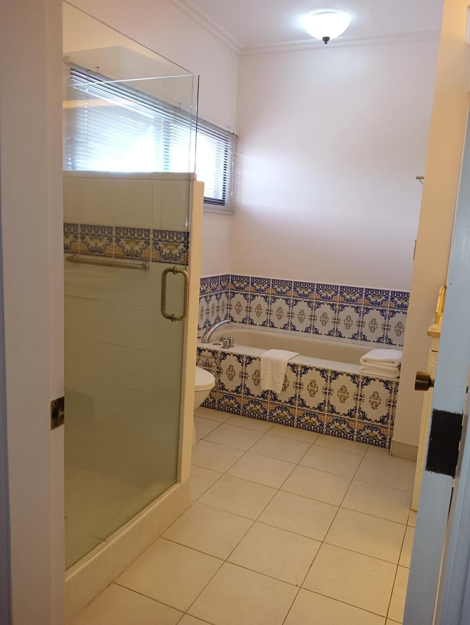 Sophia Suites Residence Hotel Cebu Екстериор снимка