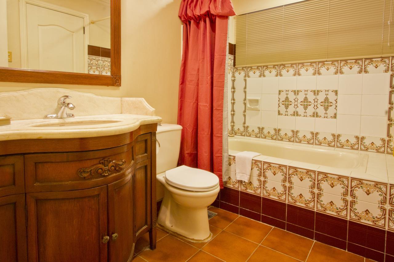 Sophia Suites Residence Hotel Cebu Екстериор снимка
