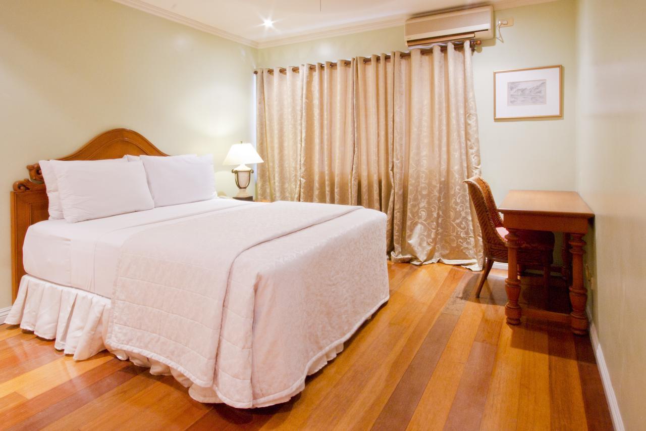 Sophia Suites Residence Hotel Cebu Екстериор снимка