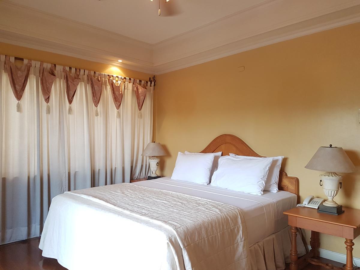 Sophia Suites Residence Hotel Cebu Екстериор снимка