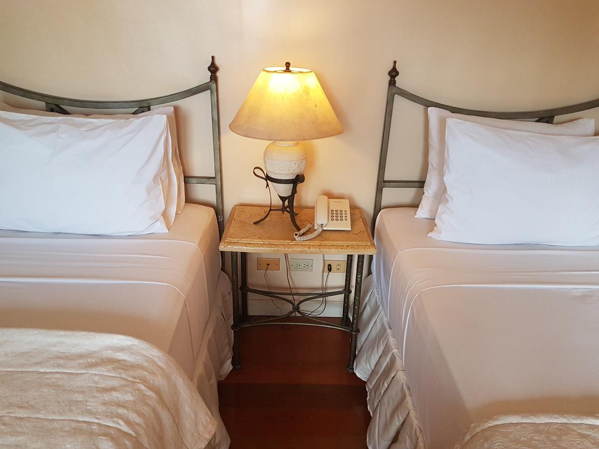 Sophia Suites Residence Hotel Cebu Екстериор снимка