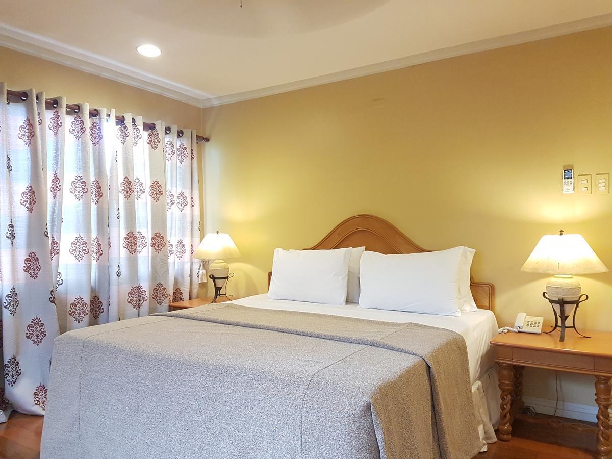 Sophia Suites Residence Hotel Cebu Екстериор снимка